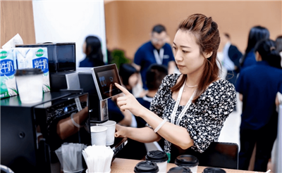 3868la银河总站咖啡机为第十三届中国知识产权年会提供咖啡效劳